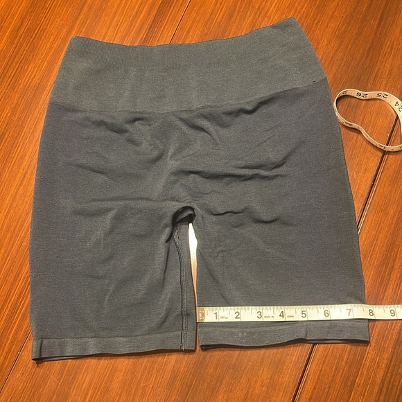 Alphalete Amplify Short 6.5" - Picture 3 of 9